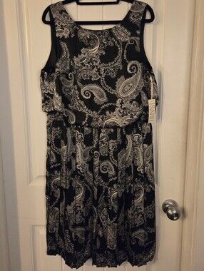 NWT | ISANI for Target | Black & White Paisley Sleeveless Midi Dress | Size L